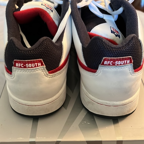 Reebok size 14, red white and navy shoes - Picture 3 of 4
